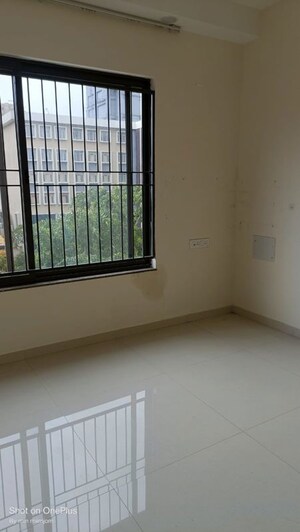 Room in 2 BHK Apartment at Kumar Palmsprings, Undri – for Sale