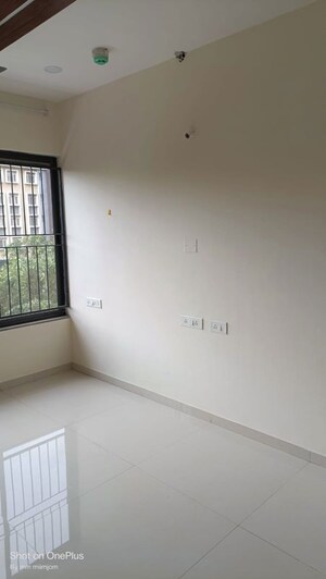 Room in 2 BHK Apartment at Kumar Palmsprings, Undri – for Sale