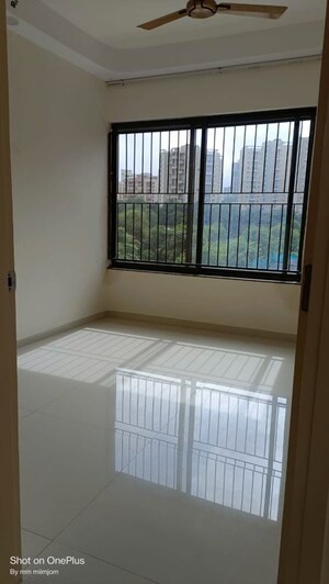 Room in 2 BHK Apartment at Kumar Palmsprings, Undri – for Sale