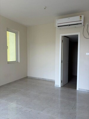 Room in 2 BHK Apartment at Tata Serein, Pokhran Road No Two – for Rent