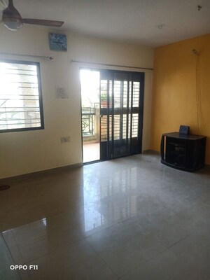 Room in 2 BHK Apartment at Vardhaman Township, Hadapsar – for Rent