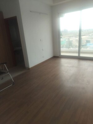 Room in 4 BHK Builder Floor at SS Linden, Sector 84 – for Rent