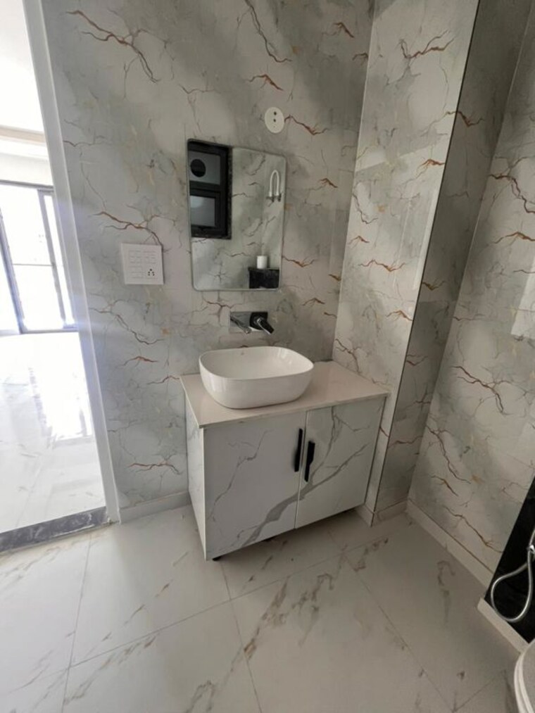 Bathroom, sector 85 3 Bedroom 250 Sq.Yd. Builder Floor In Sector 85 Faridabad 10344937