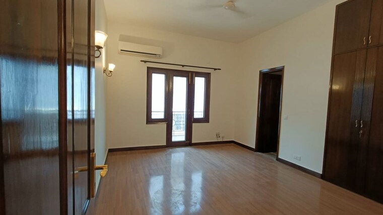 Room, panchsheel park 5 Bedroom 800 Sq.Yd. Builder Floor In Panchsheel Park Delhi 10344990