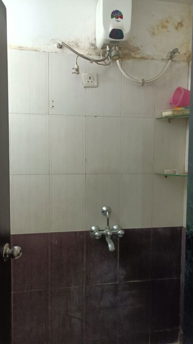 Bathroom, mantra-majestica 1 Bedroom 675 Sq.Ft. Apartment In Hadapsar Pune 10345008