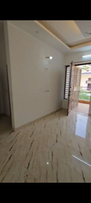 Room in 6 BHK Independent House at Sector 110 – for Rent