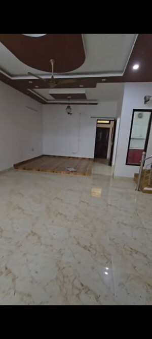 6 BHK Independent House For Rent in Sector 110