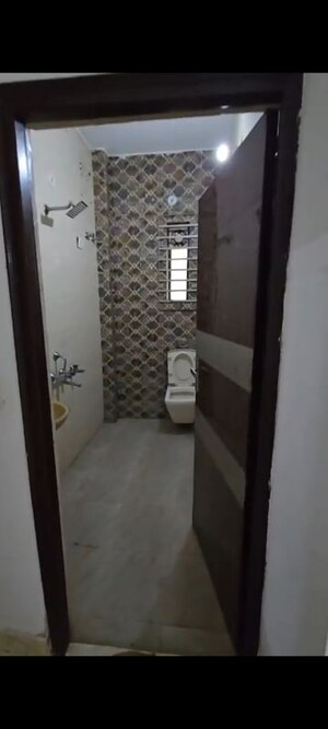 Bathroom in 6 BHK Independent House at Sector 110 – for Rent