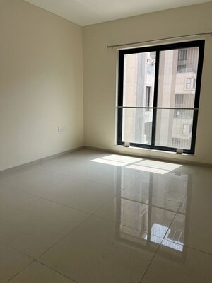 Room in 3 BHK Apartment at Supreme Belmac Residences D, Wadgaon Sheri – for Rent