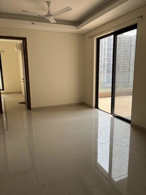 Room in 3 BHK Apartment at Supreme Belmac Residences D, Wadgaon Sheri – for Rent