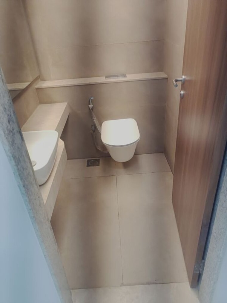 Bathroom, l-and-t-the-gateway 4 Bedroom 2251 Sq.Ft. Apartment In Sewri Mumbai 10345011