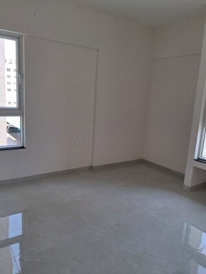Room in 2 BHK Apartment at Nyati Exuberance 1, Undri – for Rent