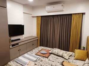 Bedroom in 2 BHK Apartment at Kurla – for Rent