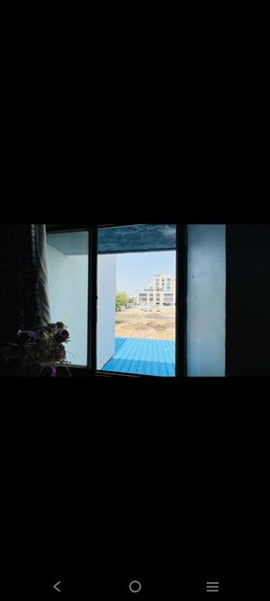Room in 3 BHK Apartment at Shree Sun Premium, Sola – for Rent