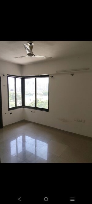 Room in 3 BHK Apartment at Ganesh Malabar County, Near Nirma University On Sg Highway – for Rent