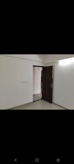 Room in 3 BHK Apartment at Ganesh Malabar County, Near Nirma University On Sg Highway – for Rent
