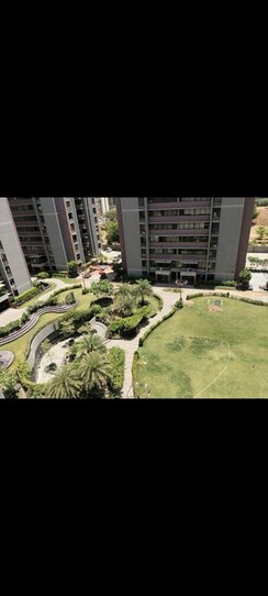 3 BHK + Store Room Apartment For Rent in Ganesh Malabar County