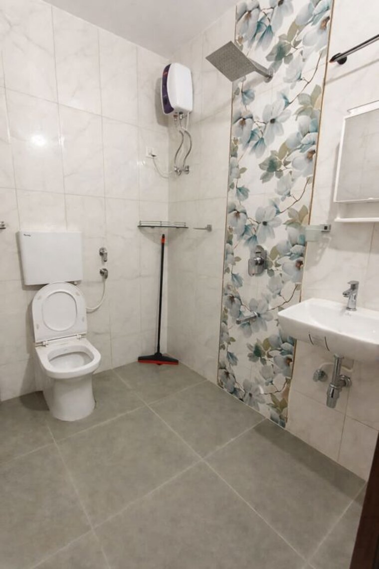 Attached Bathroom, sarsole 3 Bedroom 1000 Sq.Ft. Apartment In Sarsole Navi Mumbai 10345059