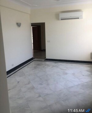 Room in 3 BHK Builder Floor at Sunder Nagar – for Rent