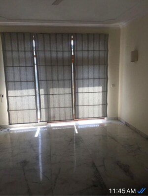 Room in 3 BHK Builder Floor at Sunder Nagar – for Rent