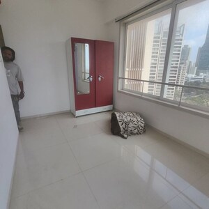 Room in 2 BHK Apartment at Vraj Tiara, Worli – for Rent