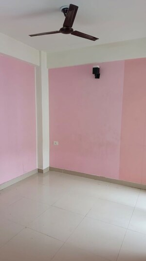 Room in 1 RK Apartment at Gaur City 2 - 14th Avenue, Sector 16c Greater Noida – for Rent