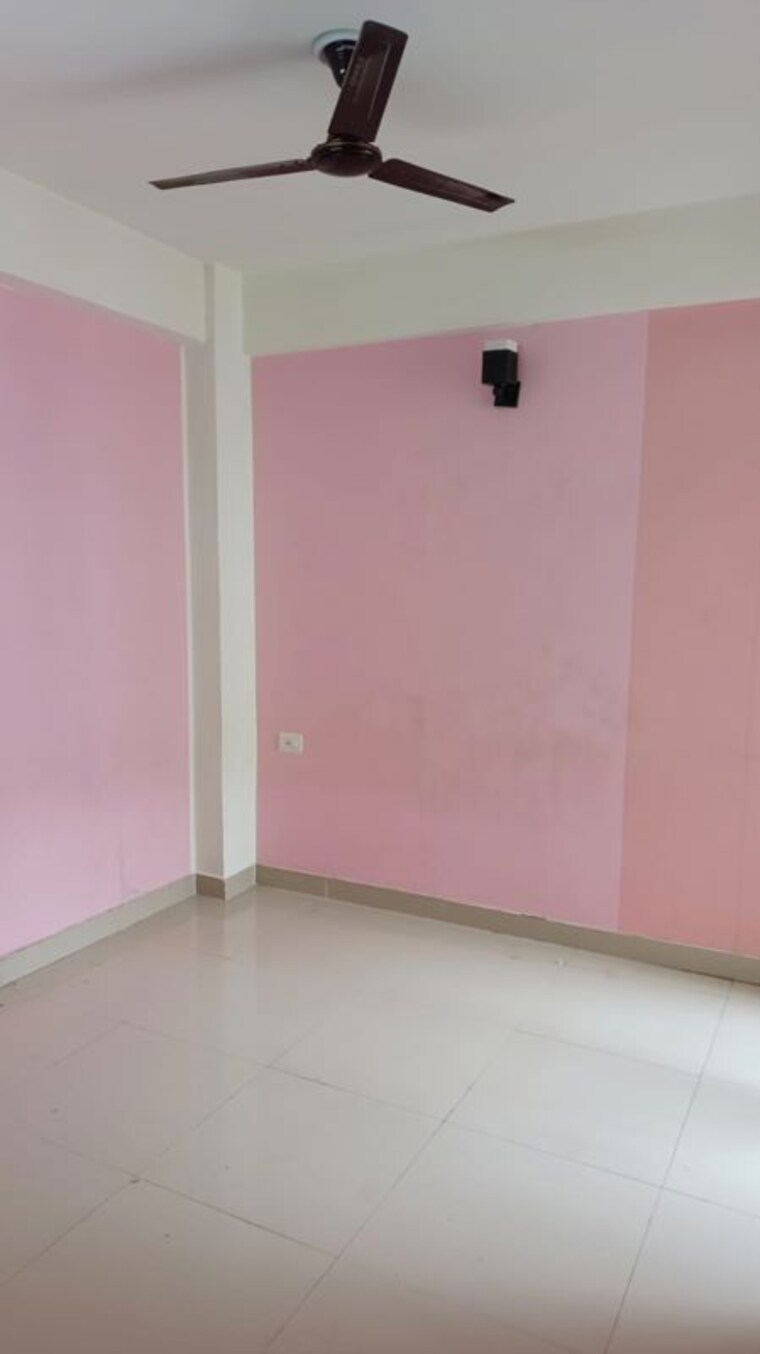 Room, gaur-city-2-14th-avenue 1 RK 500 Sq.Ft. Apartment In Sector 16c Greater Noida Greater Noida 10345132