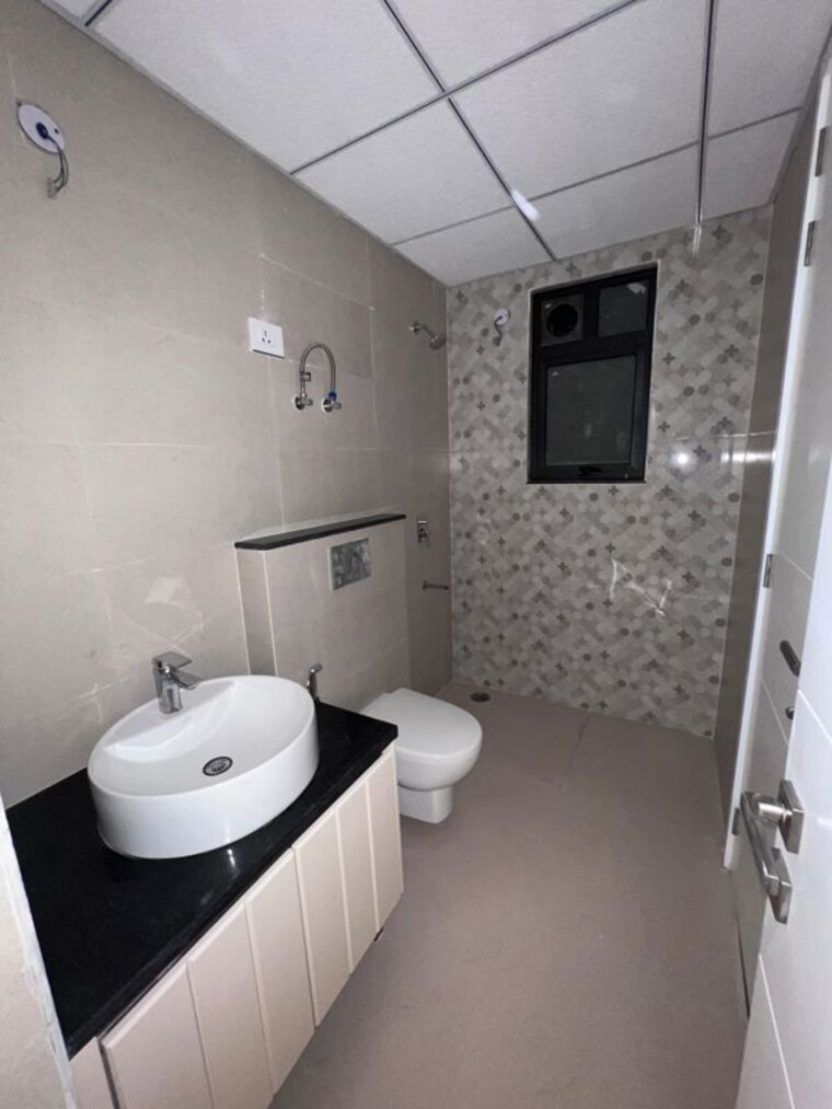 Bathroom, signature-global-city-63a 3 Bedroom 1450 Sq.Ft. Apartment In Sector 63a Gurgaon 10345136