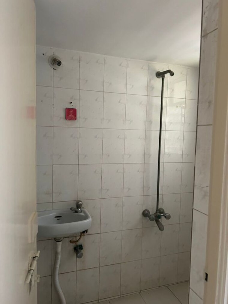 Bathroom, gulmohar-park-villa 3 Bedroom 2000 Sq.Ft. Independent House In Baner Pune 10345147