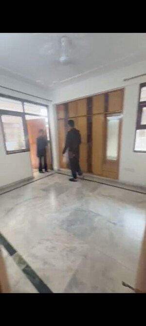 Room in 3 BHK Apartment at Sector 6 Dwarka – for Rent