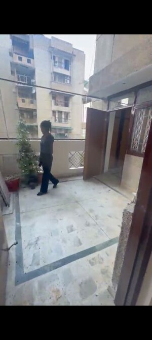 Team Area in 3 BHK Apartment at Sector 6 Dwarka – for Rent