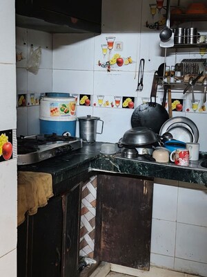 Kitchen in 2 BHK Builder Floor at Pitampura – for Rent