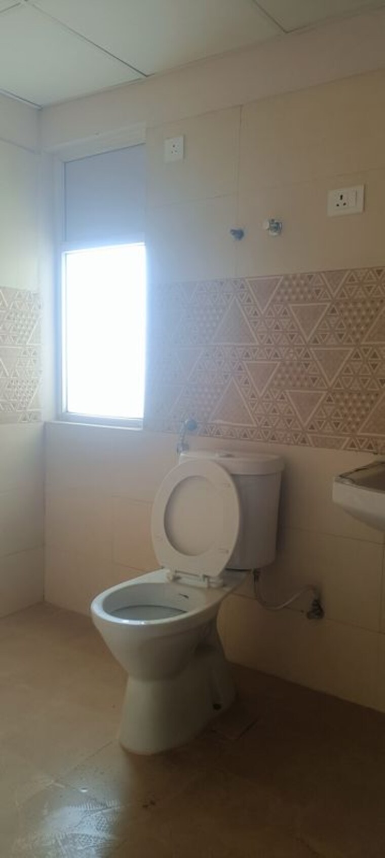 Bathroom, amrapali dream valley 3 Bedroom 1595 Sq.Ft. Apartment In Amrapali Dream Valley Greater Noida 10345224