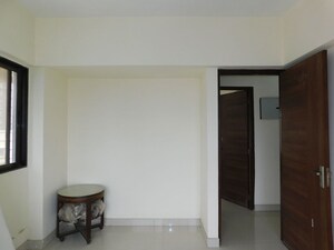 Room in 3 BHK Apartment at Evershine Nagar – for Sale