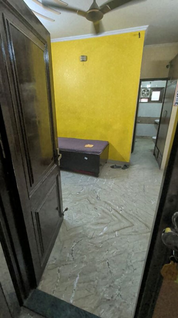 Bathroom, pitampura 1 Bedroom 600 Sq.Ft. Builder Floor In Pitampura Delhi 10345251