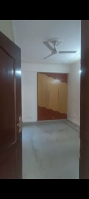 Room in 3 BHK Apartment at Dwarka – for Rent