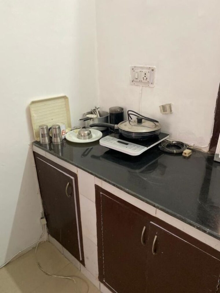 Kitchen, vasant vihar 1 RK 600 Sq.Yd. Builder Floor In Vasant Vihar Delhi 10345290