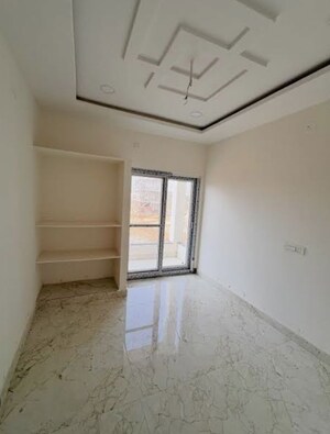 Room in 4 BHK Independent House at Sector 17 – for Sale