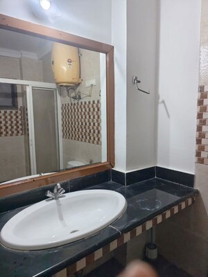 Team Area in 3 BHK Apartment at Sector 12 Dwarka – for Rent