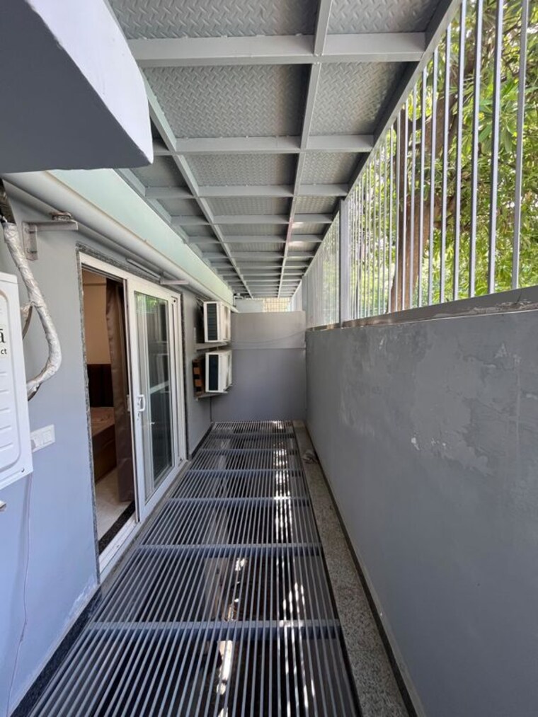 Balcony, sushant lok i 1 Bedroom 800 Sq.Ft. Builder Floor In Sushant Lok I Gurgaon 10345304