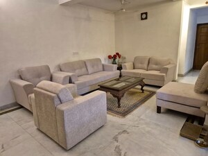 2 BHK Builder Floor For Rent in High Grounds