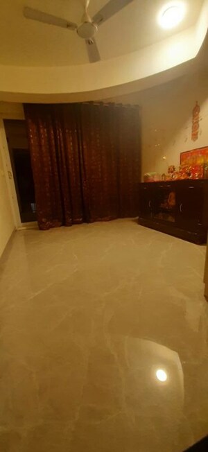 Room in 4 BHK Apartment at Sector 12 Dwarka – for Rent