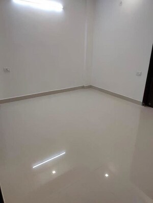 Room in 1 BHK Builder Floor at Saket – for Rent