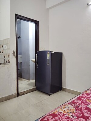 Room in 2 BHK Builder Floor at Saket – for Rent