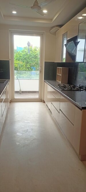 Balcony in 4 BHK Builder Floor at DLF City Phase IV, Dlf Phase iv – for Rent