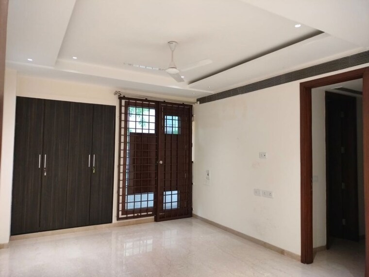 Room, vasant vihar 4 Bedroom 600 Sq.Yd. Builder Floor In Vasant Vihar Delhi 10345410