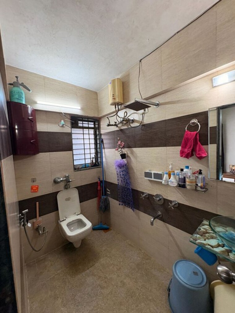 Team Area, everest-world-tulip 2.5 Bedroom 900 Sq.Ft. Apartment In Kolshet Road Thane 10345426