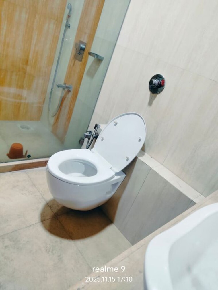 Bathroom, supreme-pallacio 4 Bedroom 3000 Sq.Ft. Apartment In Baner Pune 10345352