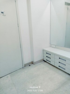 Room in 4 BHK Apartment at Supreme Pallacio, Baner – for Rent