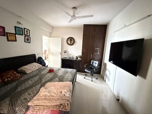 Team Area in 3 BHK Apartment at Tulip Violet, Sector 69 – for Rent